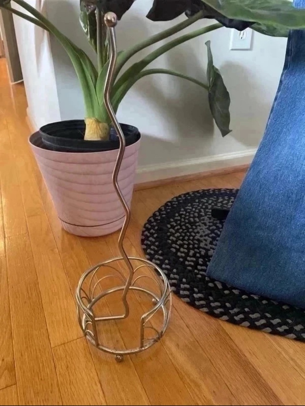 v i n t a g e : art deco, toilet paper holder